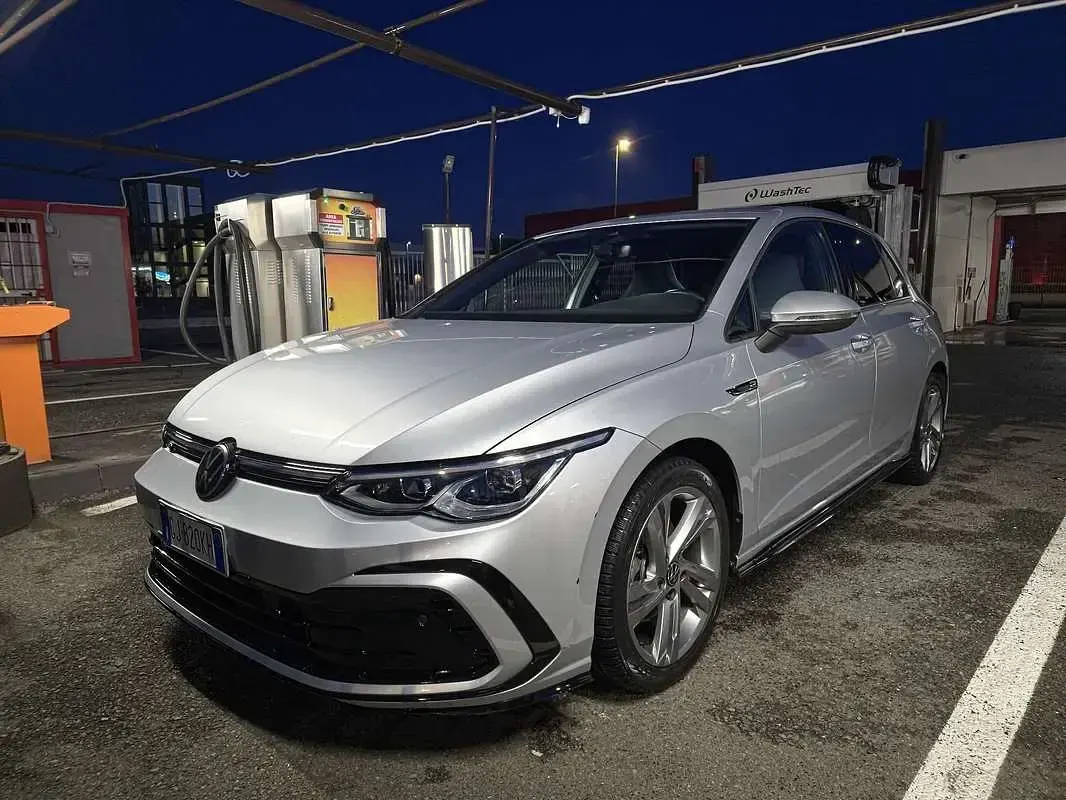 Usata VW Golf VIII R-line 131 CV (96 kW) 2022 Grigio Berlina