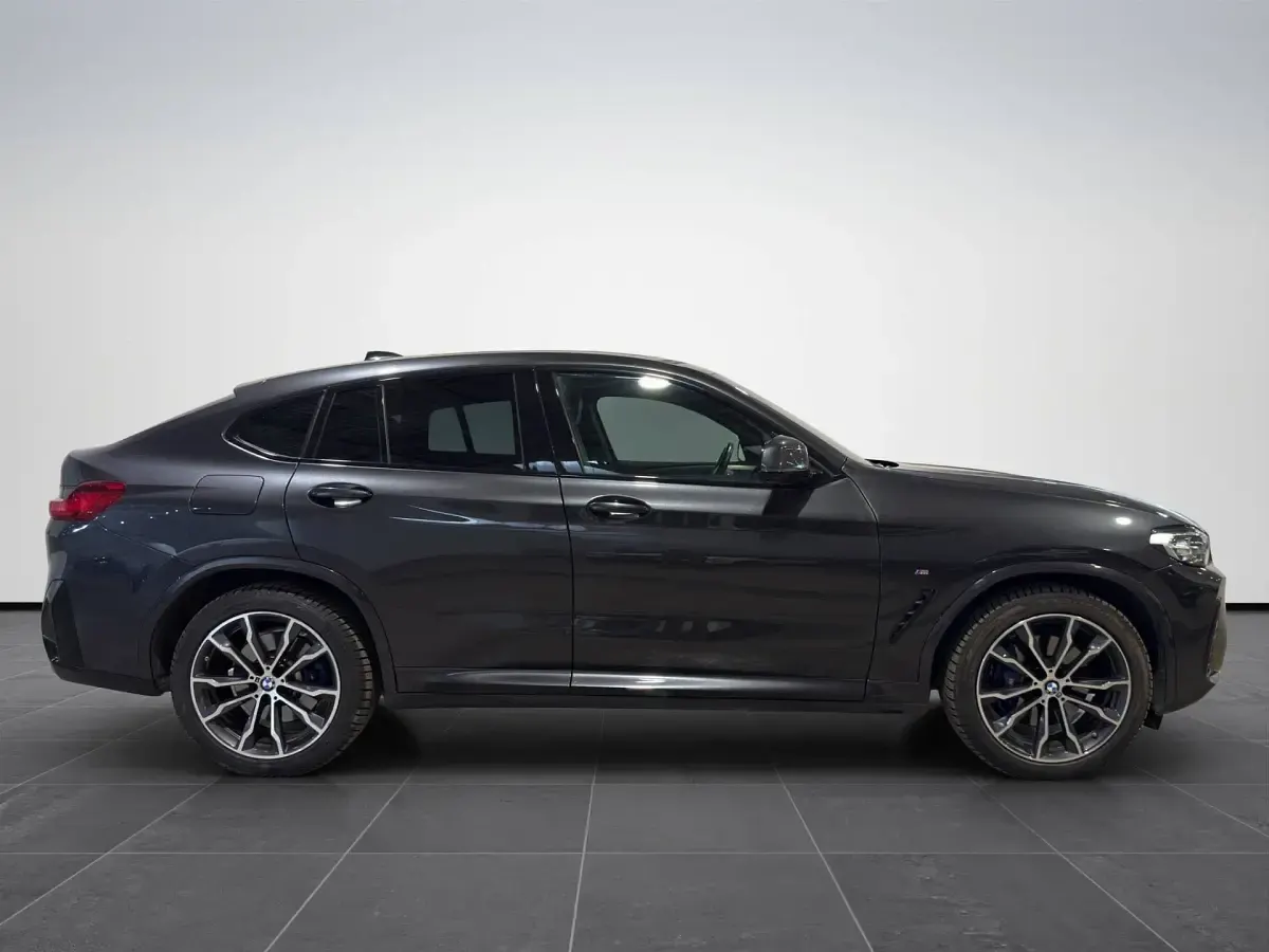 Usata BMW X4 M Sport 190 CV (139 kW) 2024 Sophisto grey brilliant effect metall. SUV