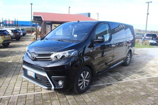 Usata Toyota Proace Verso Luxury 180 CV (132 kW) 2022 Vari colori Station wagon