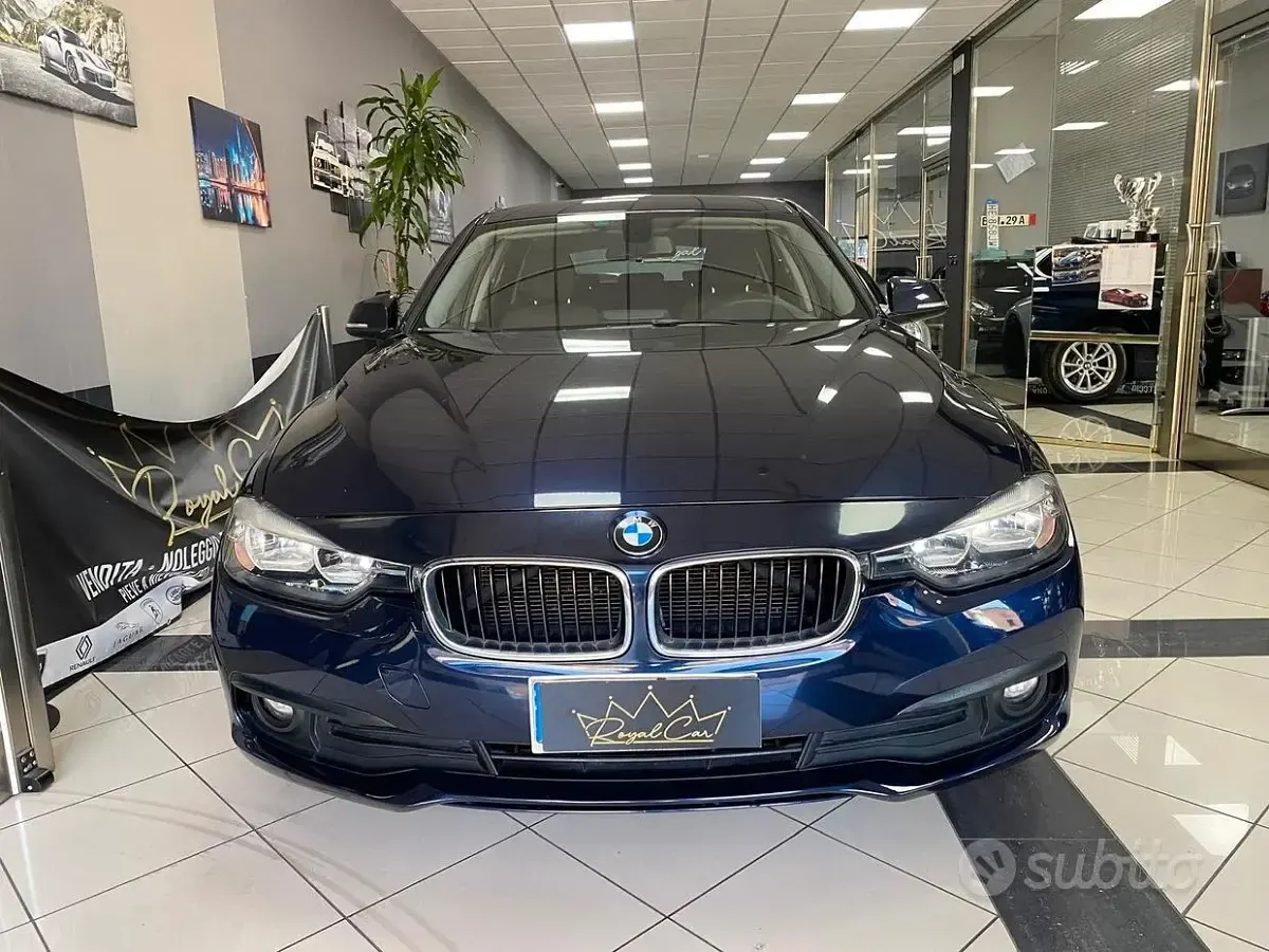 Usata BMW 318 Luxury Line 163 CV (119 kW) 2016 Bluazzurro Station wagon