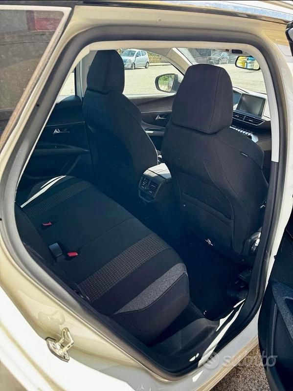 Usata Peugeot 3008 130 CV (95 kW) 2019 Bianco Berlina