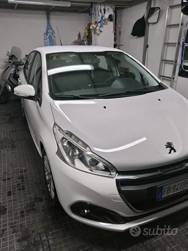 Usata Peugeot 208 75 CV (55 kW) 2016 Utilitaria