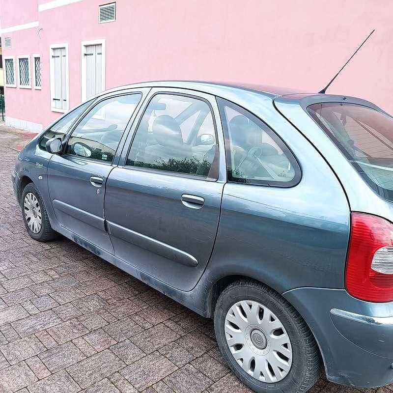 Usata Citroën Xsara Picasso 90 CV (66 kW) 2007 Blu/azzurro Monovolume