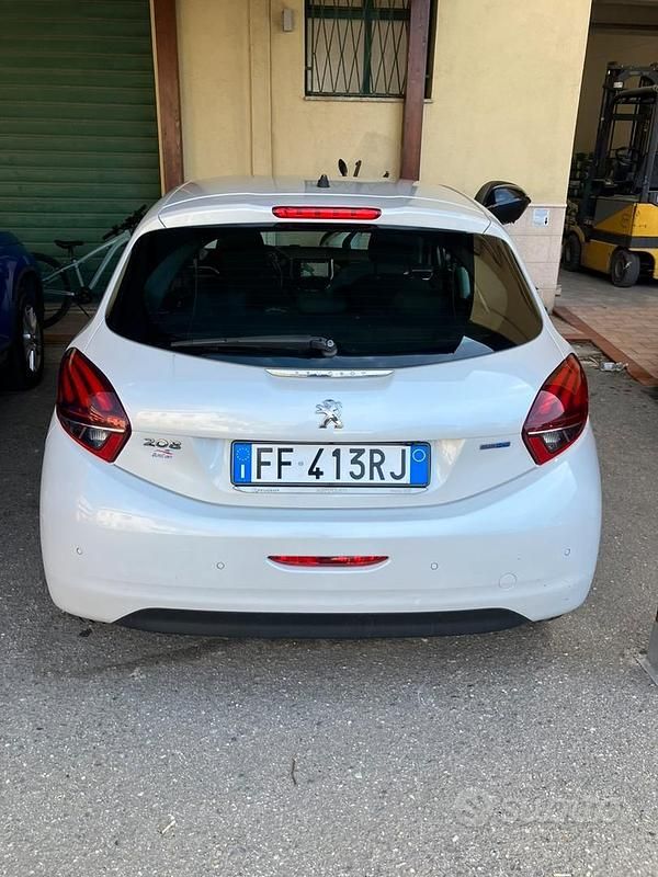 Usata Peugeot 208 Allure 100 CV (73 kW) 2016 Bianco Utilitaria