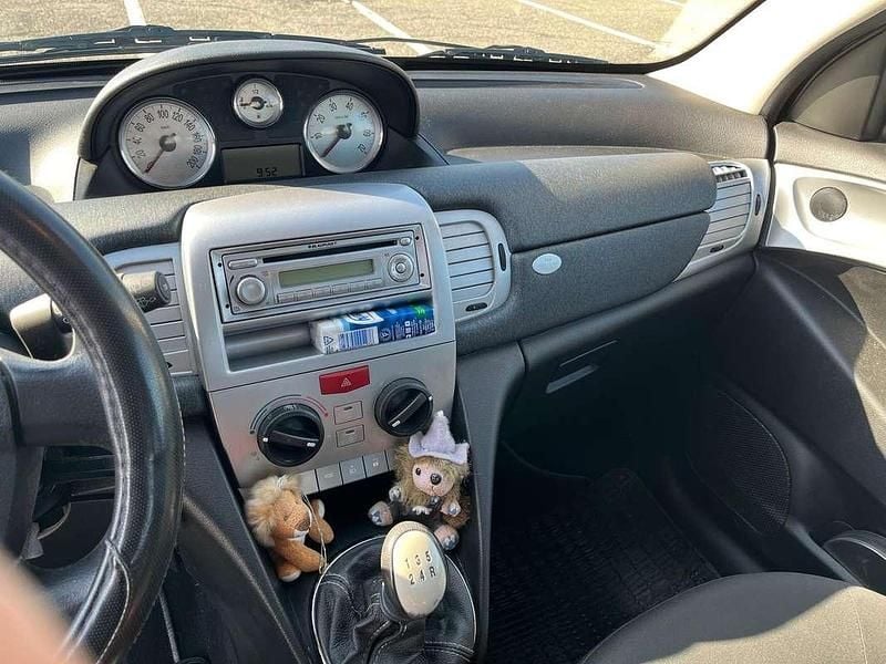 Usata Lancia Ypsilon 69 CV (50 kW) 2010 Nero Utilitaria