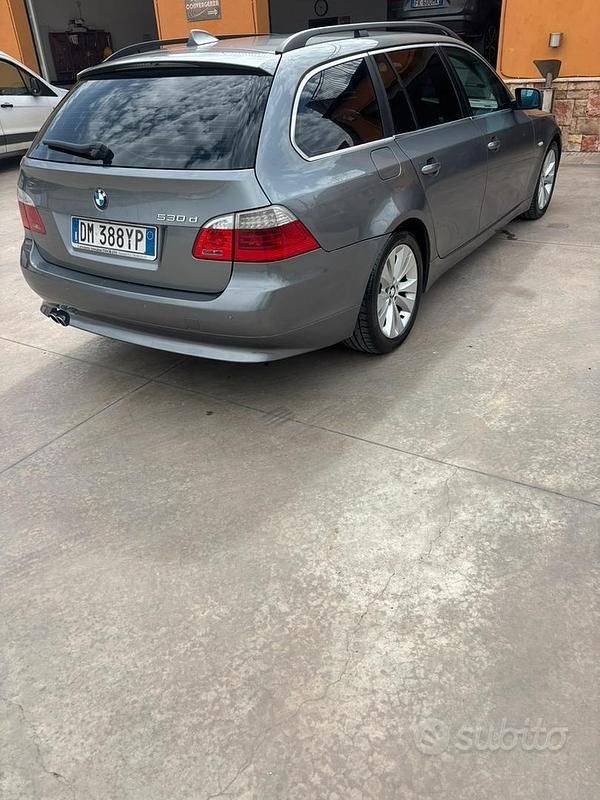 Usata BMW 530 235 CV (172 kW) 2007 Grigio Station wagon
