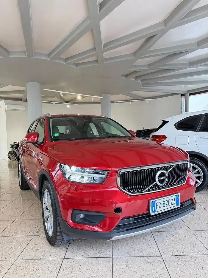 Usata Volvo XC40 R-Design 150 CV (110 kW) 2020 Rosso SUV