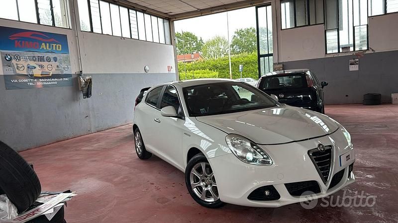Usata Alfa Romeo Giulietta Exclusive 105 CV (77 kW) 2014 Bianco Utilitaria
