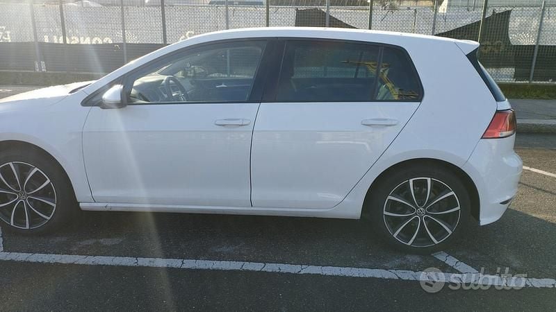 Usata VW Golf VII Comfortline 105 CV (77 kW) 2013 Bianco Berlina