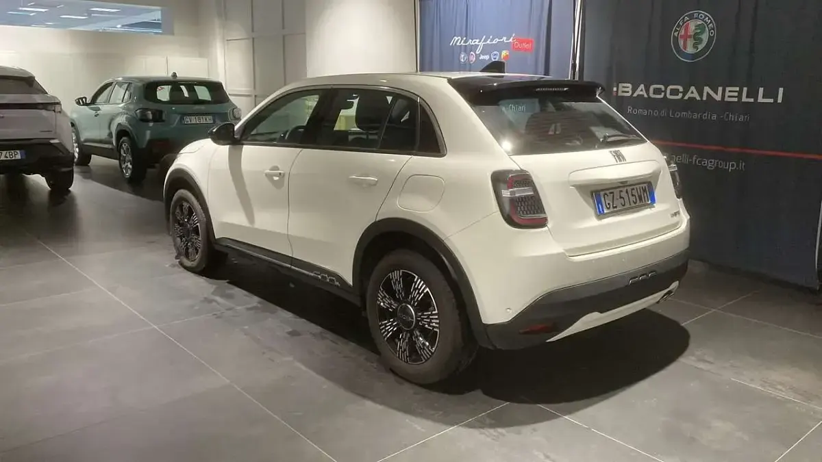 Usata Fiat 600 145 CV (106 kW) 2025 Bianco SUV