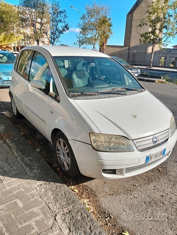 Usata Fiat Idea 101 CV (74 kW) 2006 Bianco Monovolume