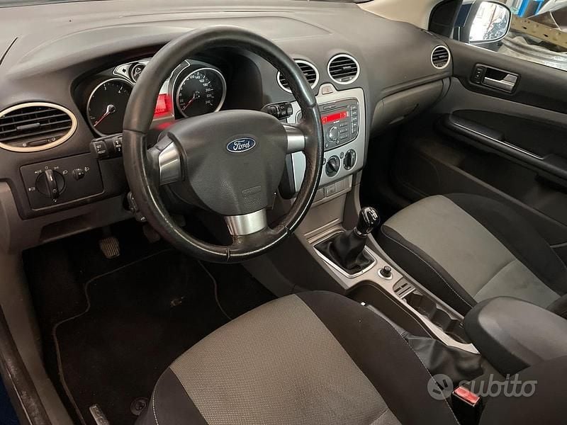 Usata Ford Focus 110 CV (80 kW) 2010 Blu Station wagon