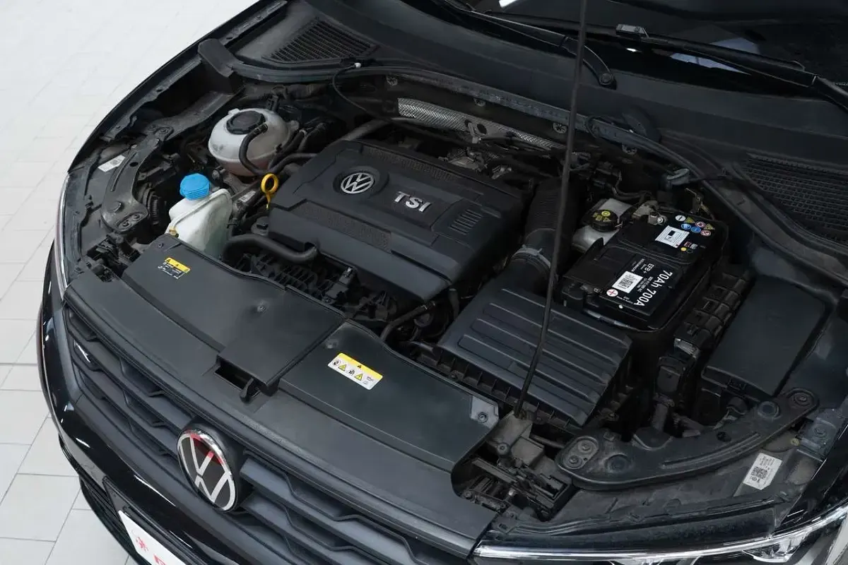 Usata VW T-Roc R 300 CV (220 kW) 2020 Nero perla metallizzato SUV