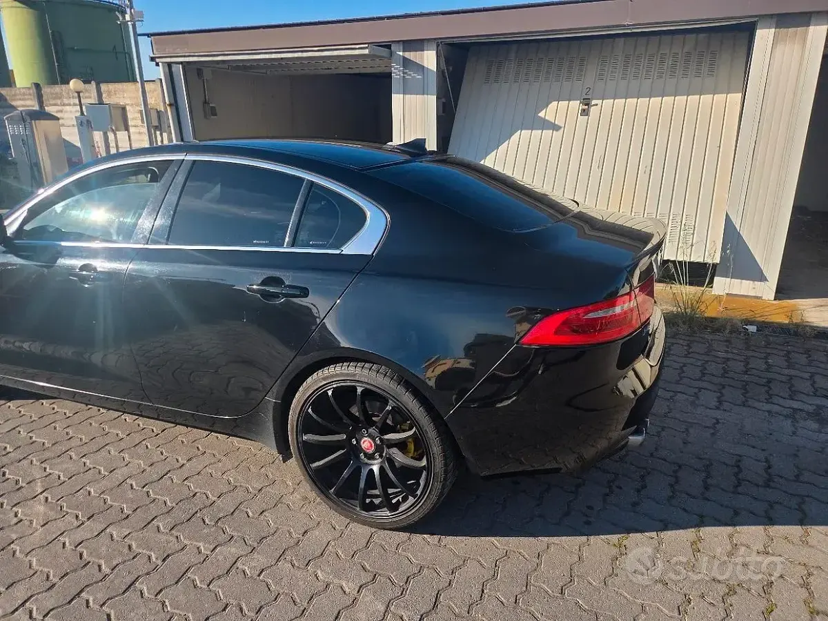 Usata Jaguar XE 180 CV (132 kW) 2018 Berlina