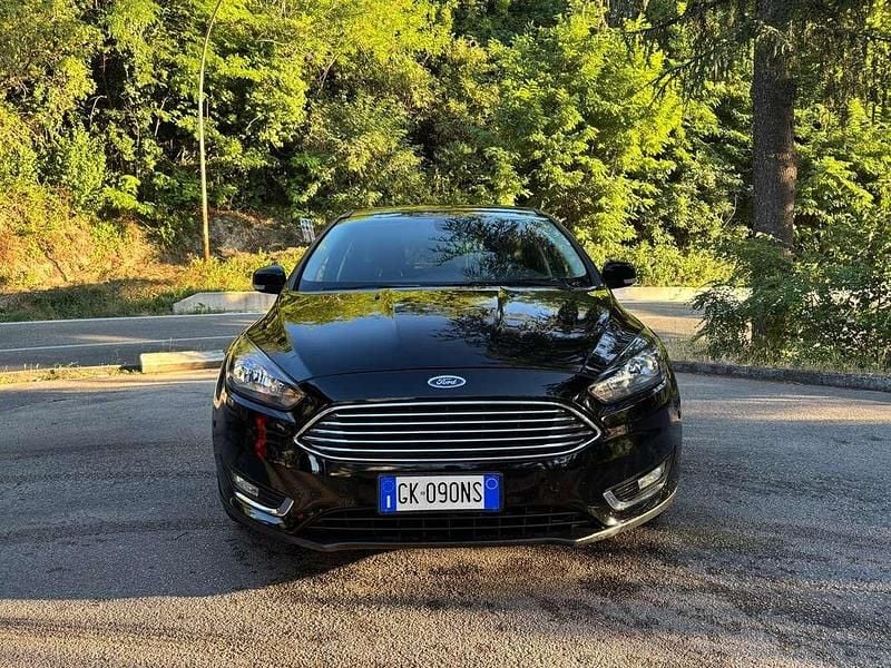 Usata Ford Focus 120 CV (88 kW) 2015 Nero Berlina