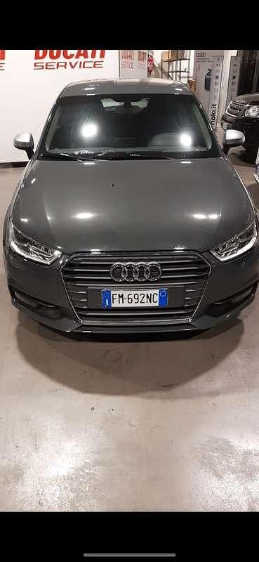 Usata Audi A1 Ambiente 90 CV (66 kW) 2015 Grigio Utilitaria