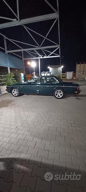Usato 2002 Jaguar XJ Benzin (16.800 €)