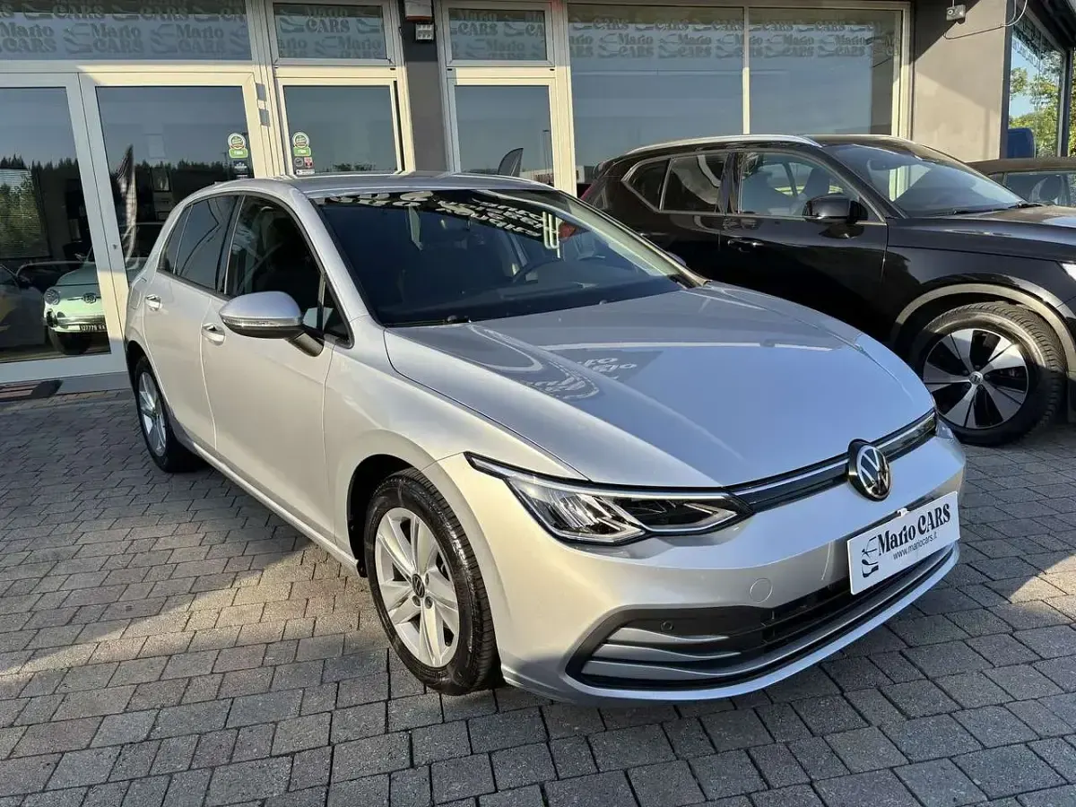 Usata VW Golf VII Life 150 CV (110 kW) 2021 Argento Utilitaria