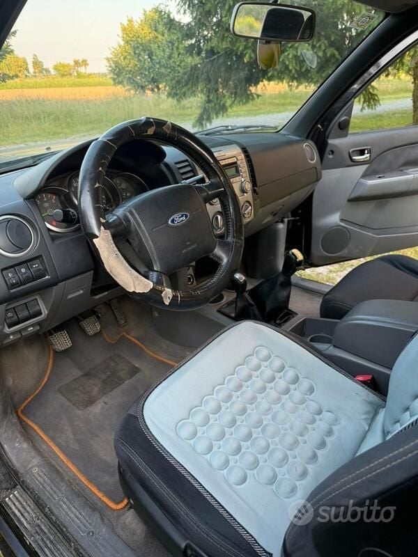 Usata Ford Ranger 143 CV (105 kW) 2008 Nero Pick-up