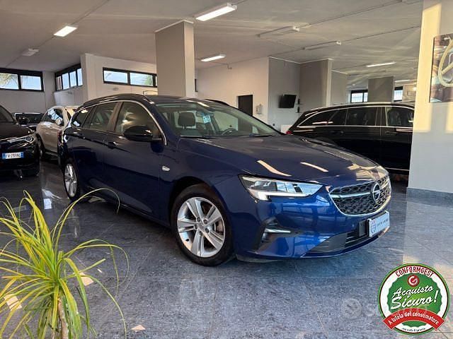 Usata Opel Insignia Edition 122 CV (89 kW) 2021 Bleu met Station wagon