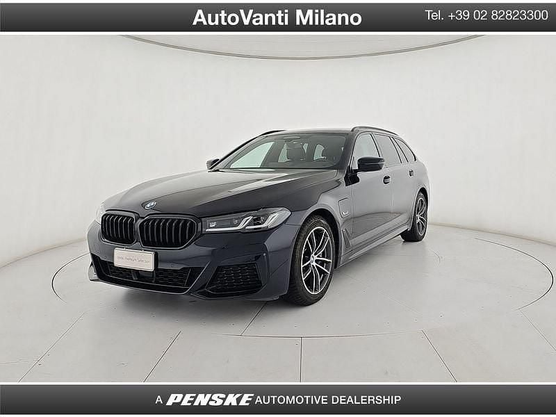 Usata BMW 530e M Sport 292 CV (214 kW) 2022 Blu Station wagon