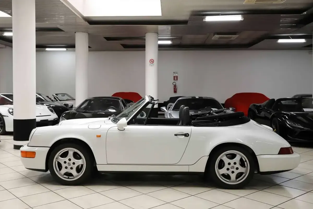 Usata Porsche 911 Carrera 4 Cabriolet 250 CV (183 kW) 1994 Grand prix white Cabrio