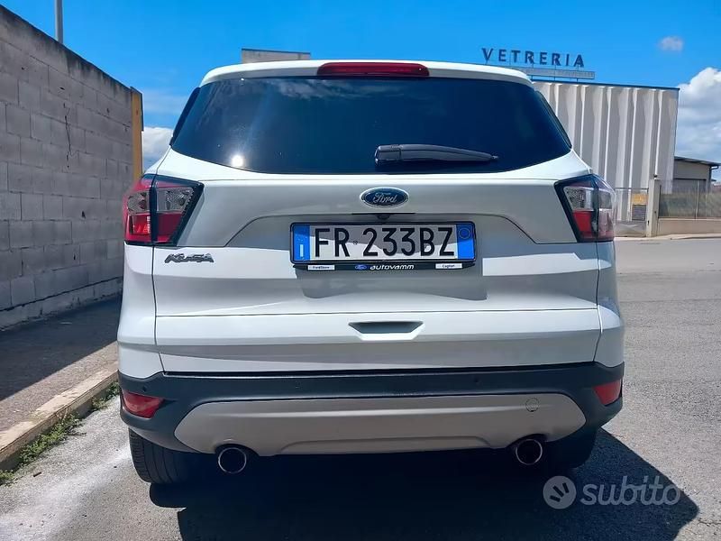 Usata Ford Kuga 120 CV (88 kW) 2018 Bianco SUV