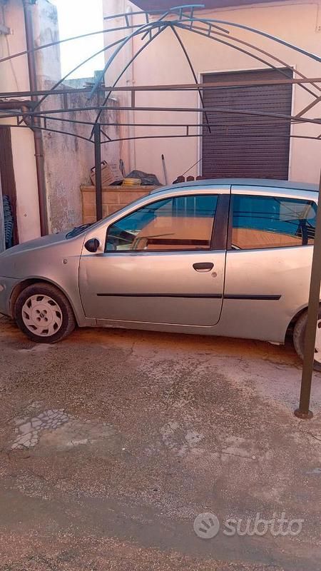 Usata Fiat Punto 2000 Grigio Utilitaria