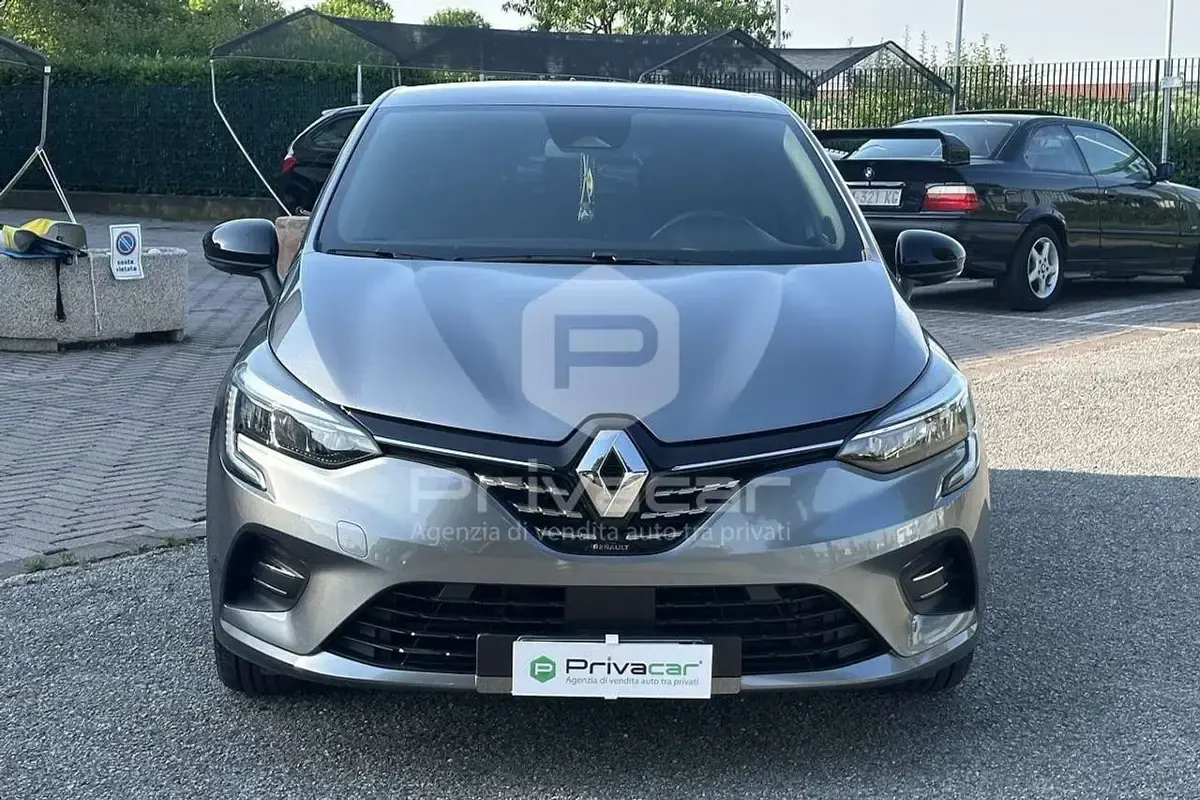 Usata Renault Clio Techno 91 CV (66 kW) 2023 Grigio Utilitaria