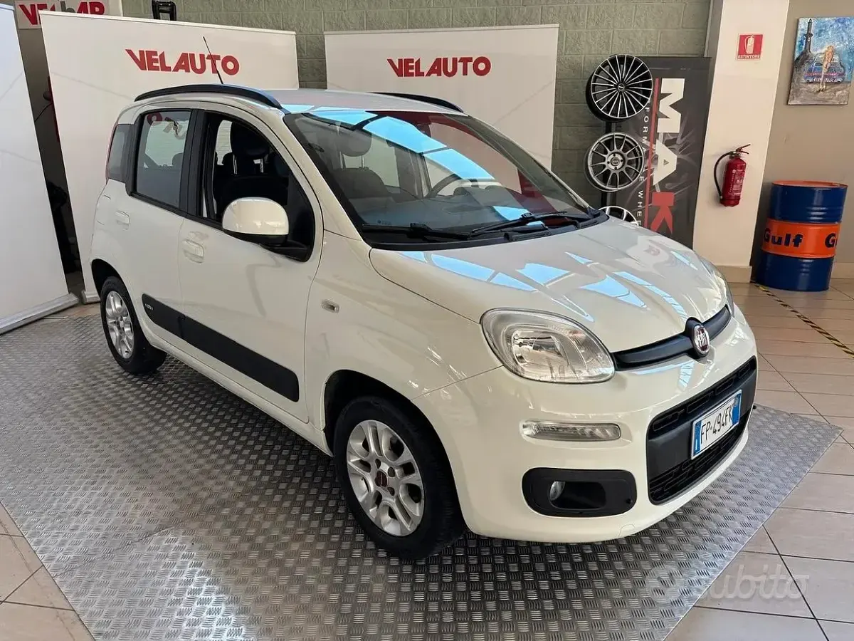 Usata Fiat Panda Lounge 69 CV (50 kW) 2018 Bianco Utilitaria