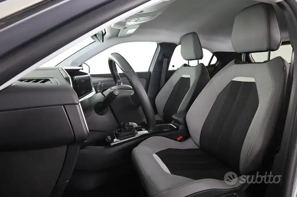 Usata Opel Mokka Elegance 101 CV (74 kW) 2022 Grigio SUV