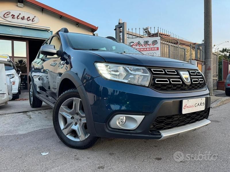 Blu Usata 2017 Dacia Sandero Stepway Tre volumi | 10.500 € (Molto cara) - Immagine 1/4