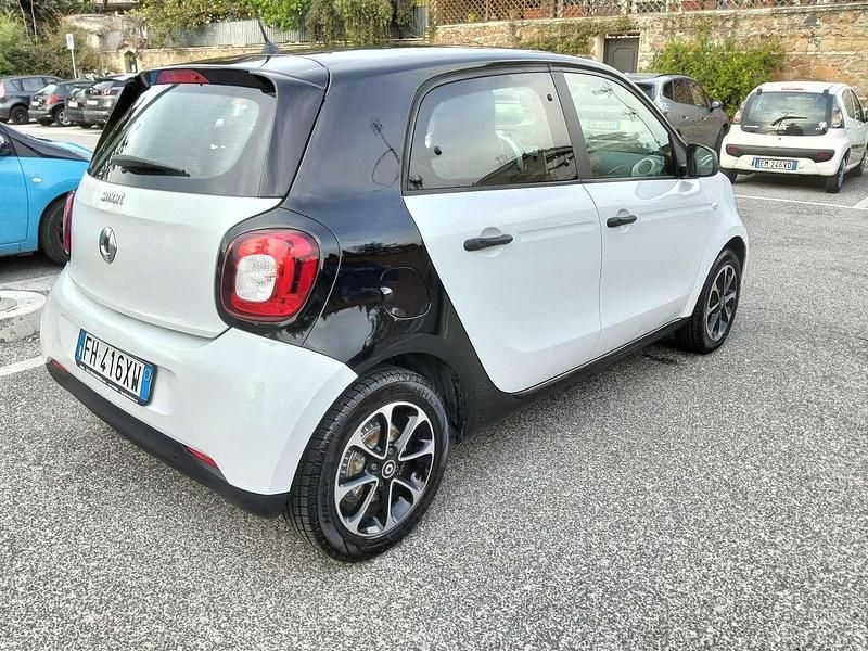 Usata Smart ForFour Passion 71 CV (52 kW) 2017 Bianco Utilitaria