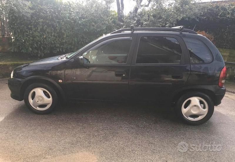 Usata Opel Corsa 2000 Nero Utilitaria