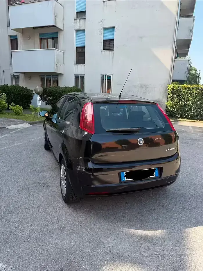 Usata Fiat Grande Punto 65 CV (47 kW) 2007 Nero Utilitaria
