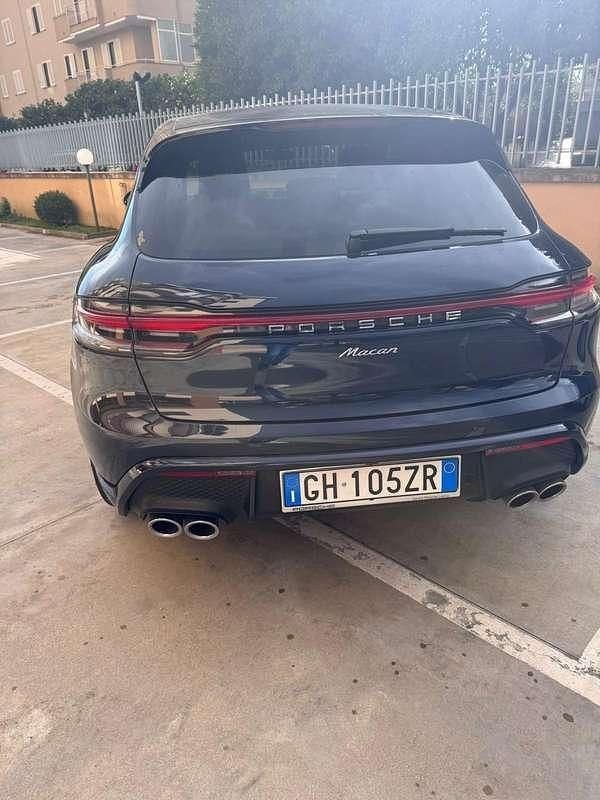 Usata Porsche Macan 265 CV (194 kW) 2022 Blu/azzurro SUV