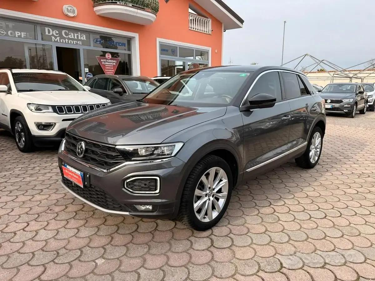 Usata VW T-Roc Advance 116 CV (85 kW) 2018 Grigio SUV