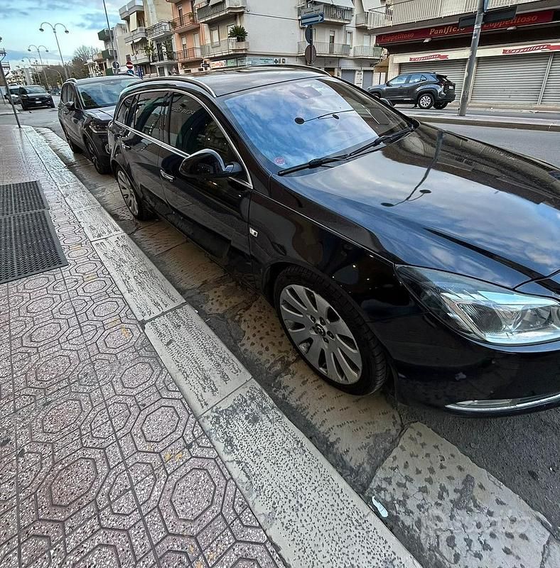 Usata Opel Insignia 160 CV (117 kW) 2009 Nero Station wagon