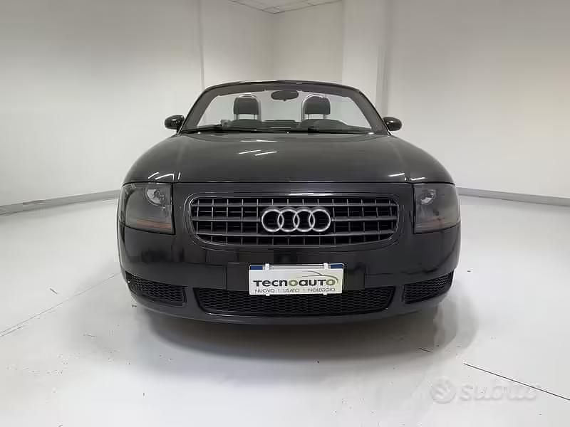 Usata Audi TT Roadster 179 CV (131 kW) 2003 Nero Cabrio