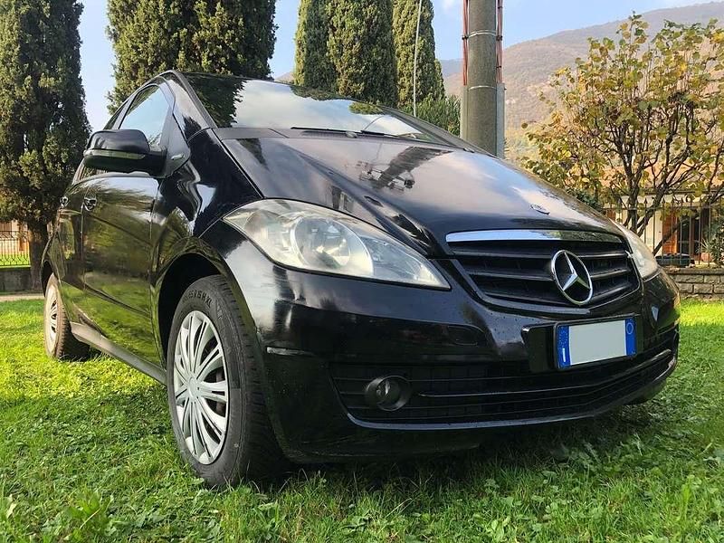 Nero Usata 2010 Mercedes A160 Executive Monovolume | 2750 € (Ottimo prezzo) - Immagine 1/4