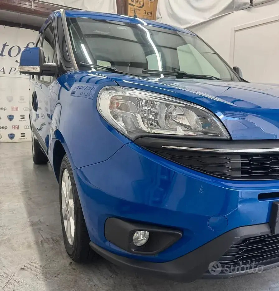Usata Fiat Doblò Lounge 120 CV (88 kW) 2018 Bluazzurro Monovolume