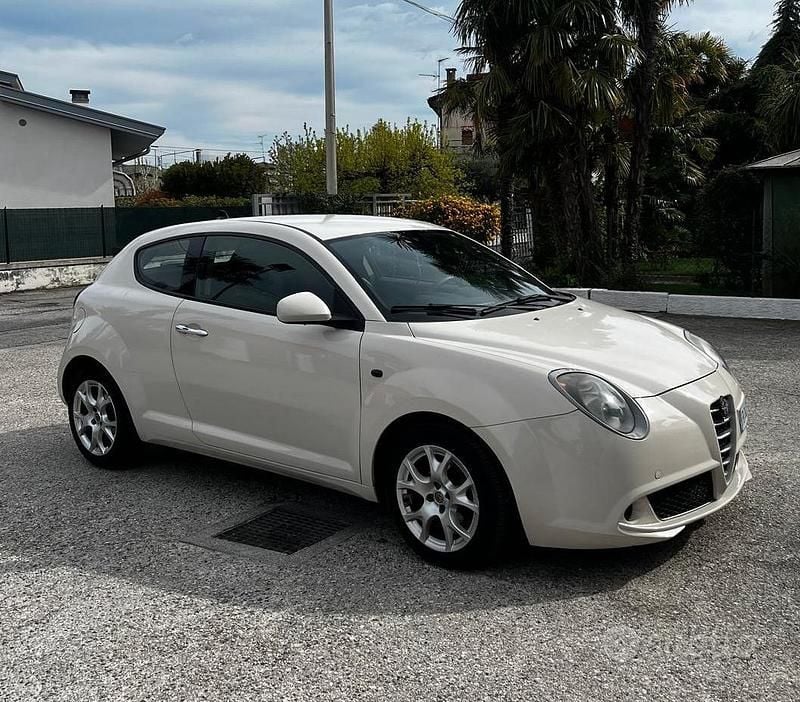 Second-hand Alfa Romeo MiTo 68 CP (50 kW) 2016 Hatchback