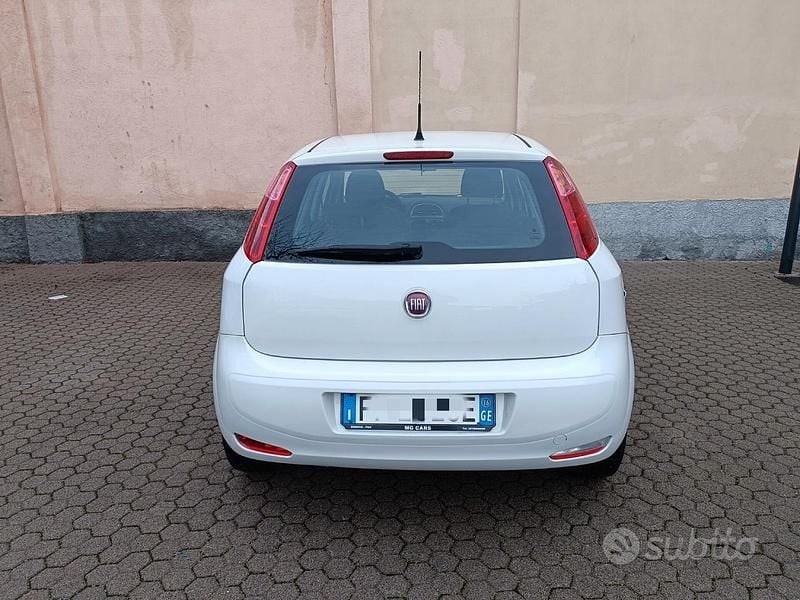 Usata Fiat Punto Street 77 CV (56 kW) 2016 Bianco Utilitaria