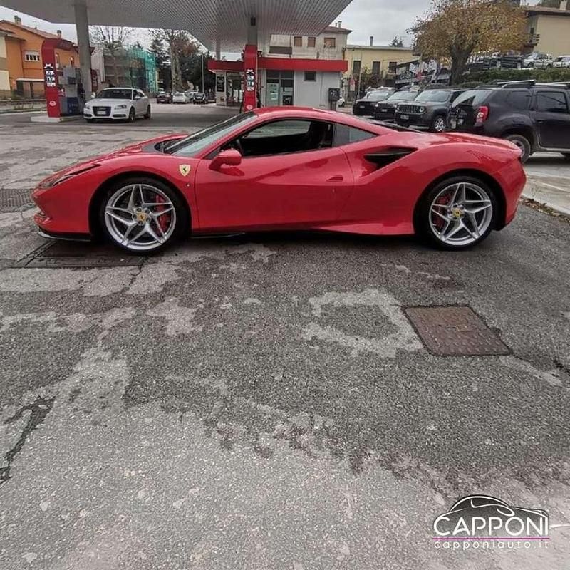 Usata Ferrari F8 719 CV (528 kW) 2021 Rosso Coupé