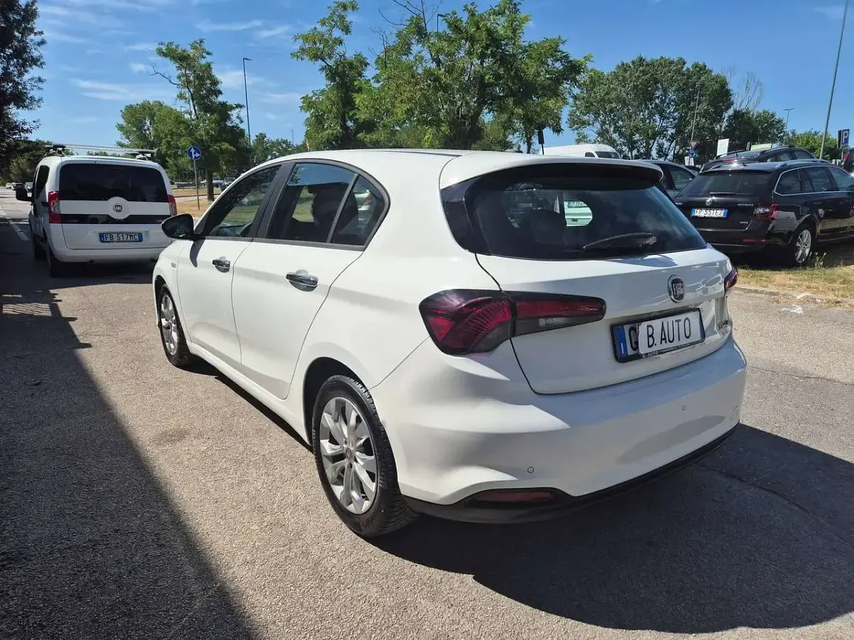 Usata Fiat Tipo Lounge 95 CV (69 kW) 2017 Bianco Berlina