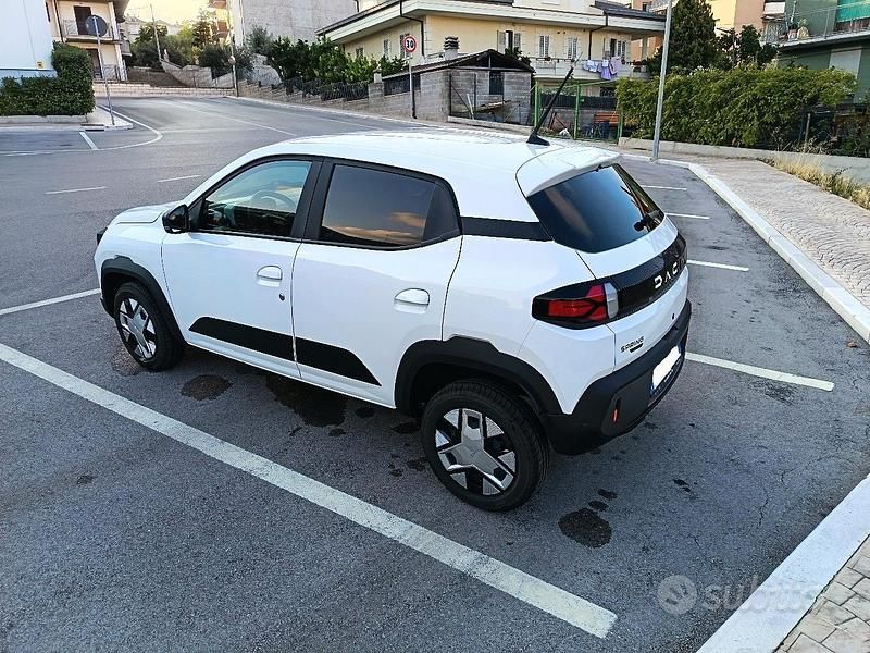 Begagnad Dacia Spring Expression 33 kW (45 HK) 2025 Vit Halvkombi