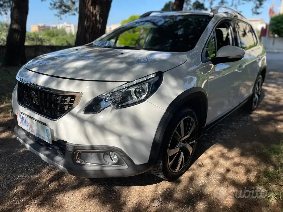 Usata Peugeot 2008 Allure 99 CV (72 kW) 2017 Bianco SUV
