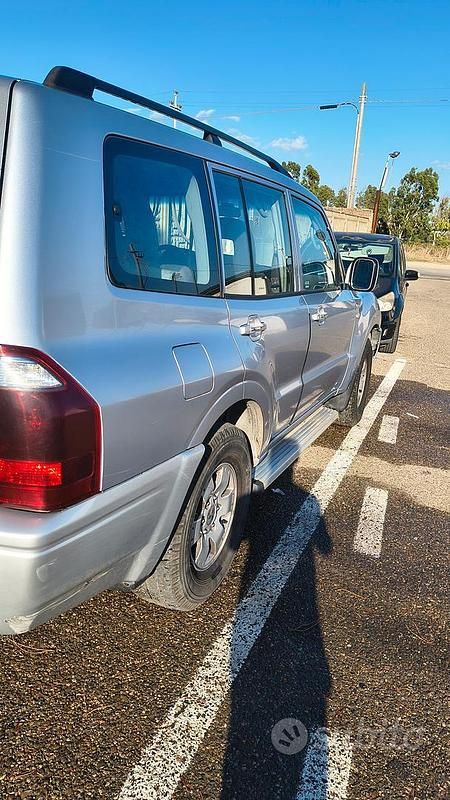 Usata Mitsubishi Pajero 160 CV (117 kW) 2007 Grigio SUV