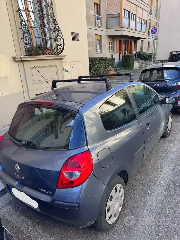 Usata Renault Clio III 75 CV (55 kW) 2005 Grigio Berlina