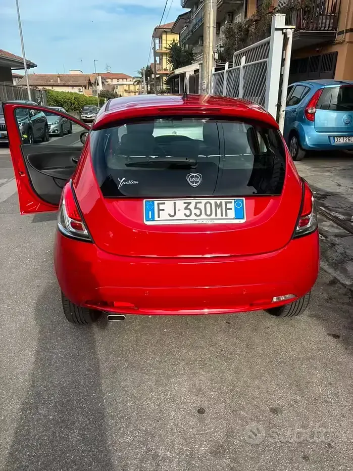 Usata Lancia Ypsilon 95 CV (69 kW) 2017 Rosso Utilitaria